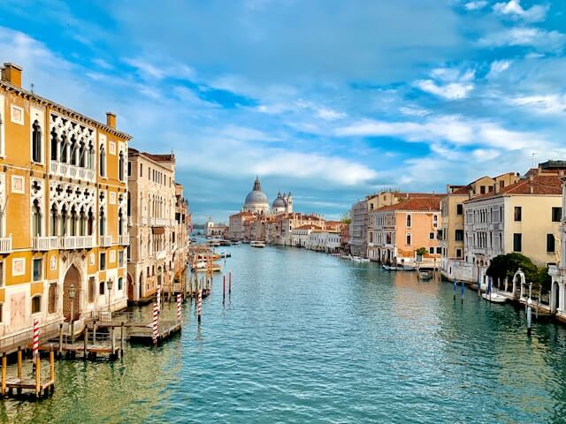 italy country for expats