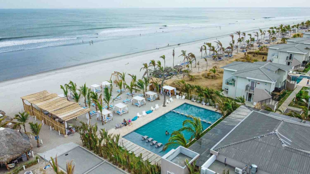 beach living in playa caracol