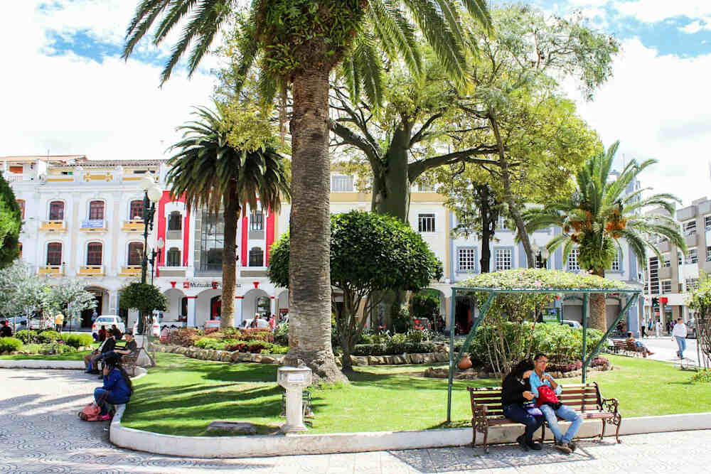 ecuador country for retirees