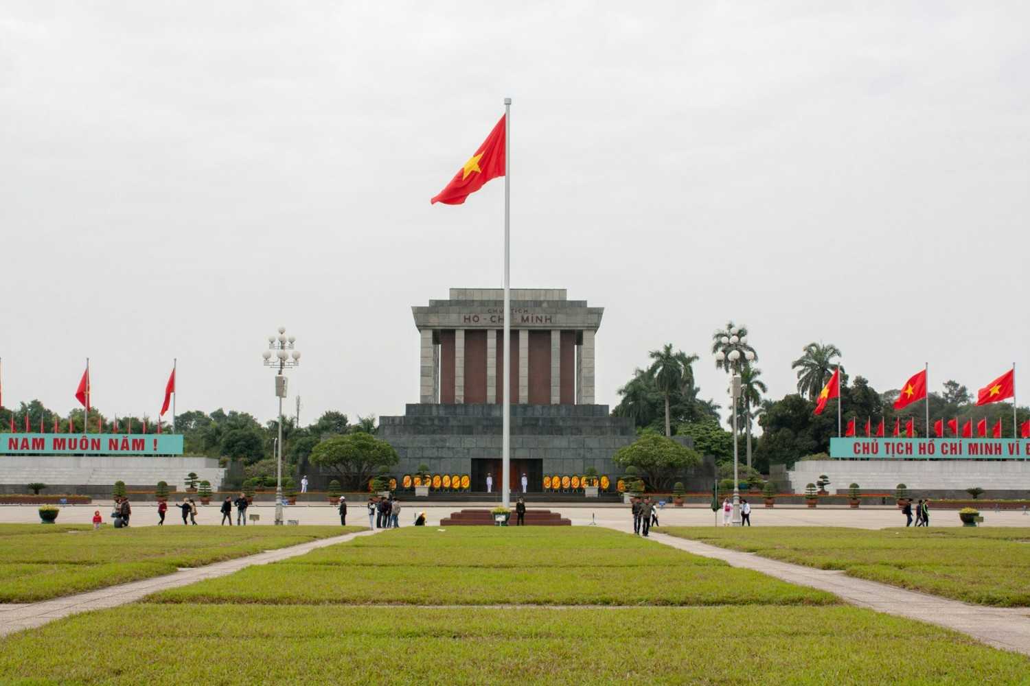 ho chi minh mausoleum in vietnam