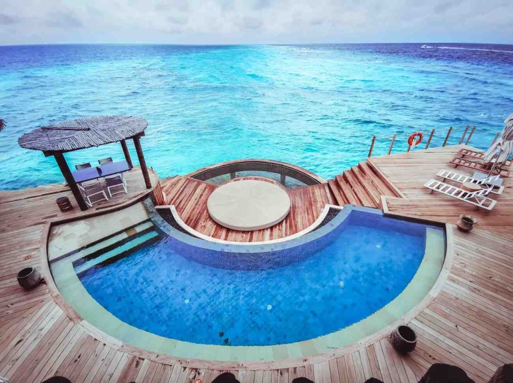 considerations for luxury beachfront villas for sale in maldives