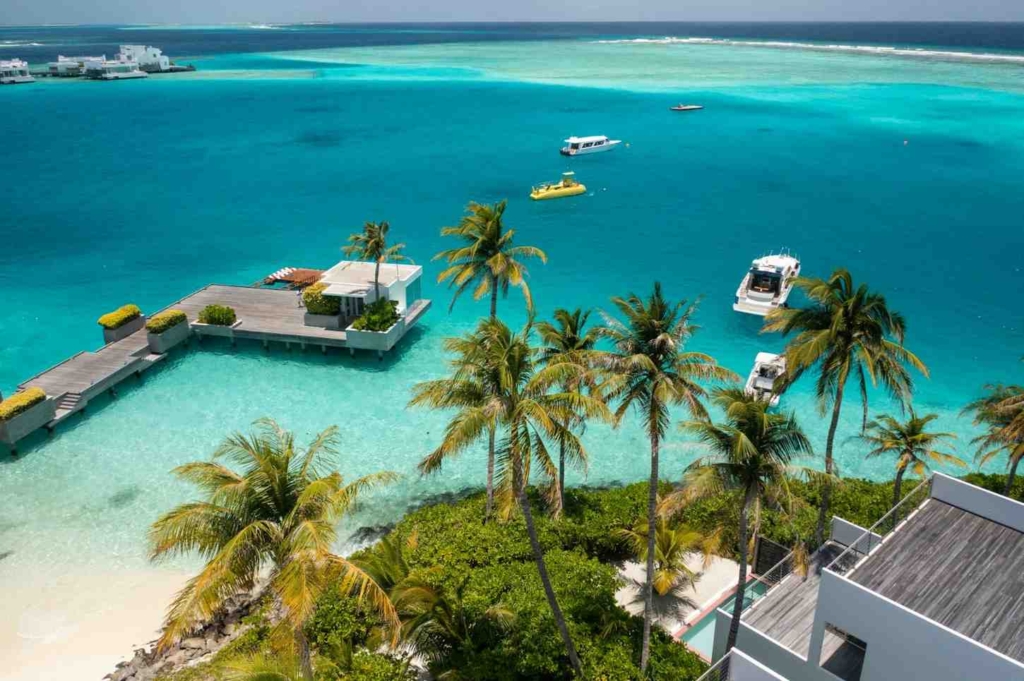 how can foreigners buy property in the maldives