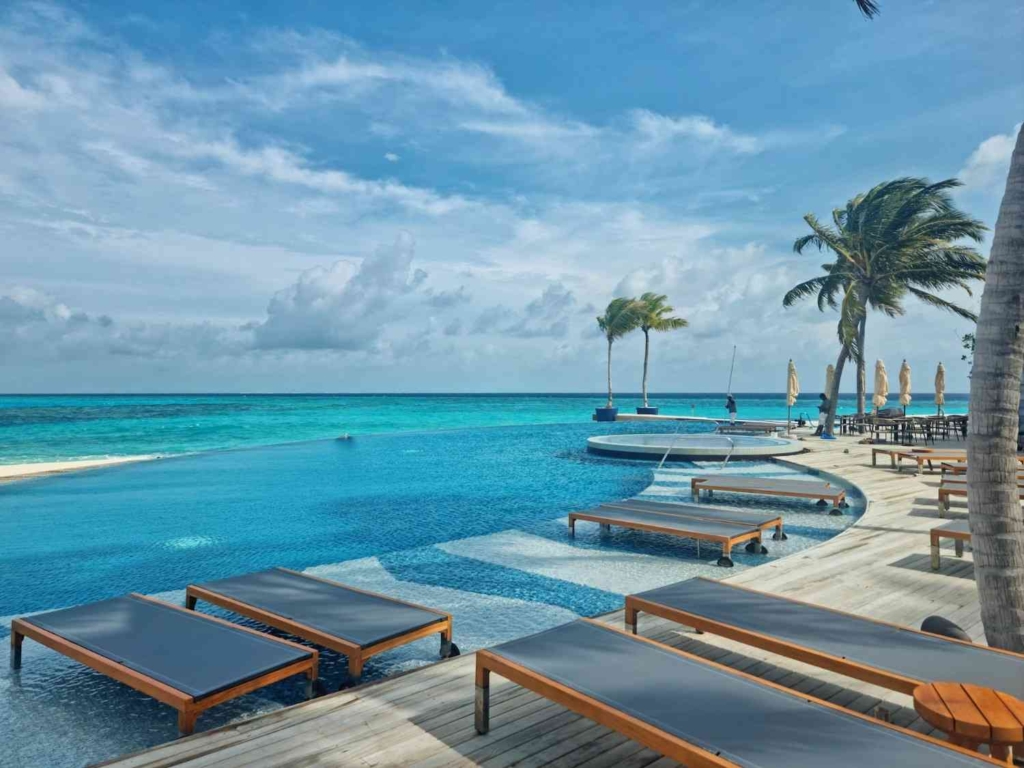 how can foreigners buy property in the maldives guide