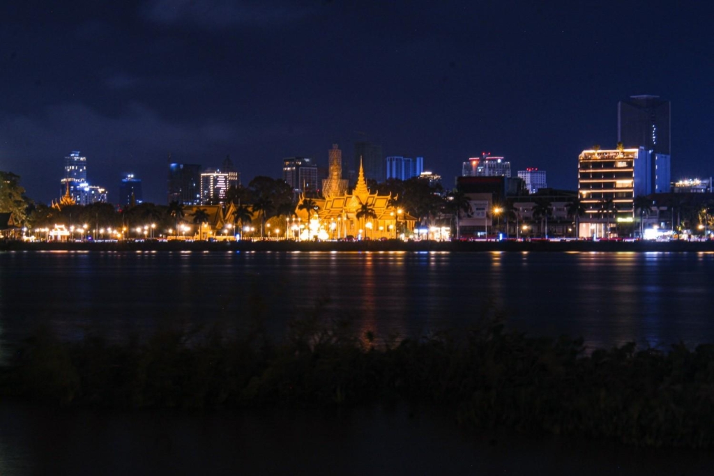 night view in phnom penh