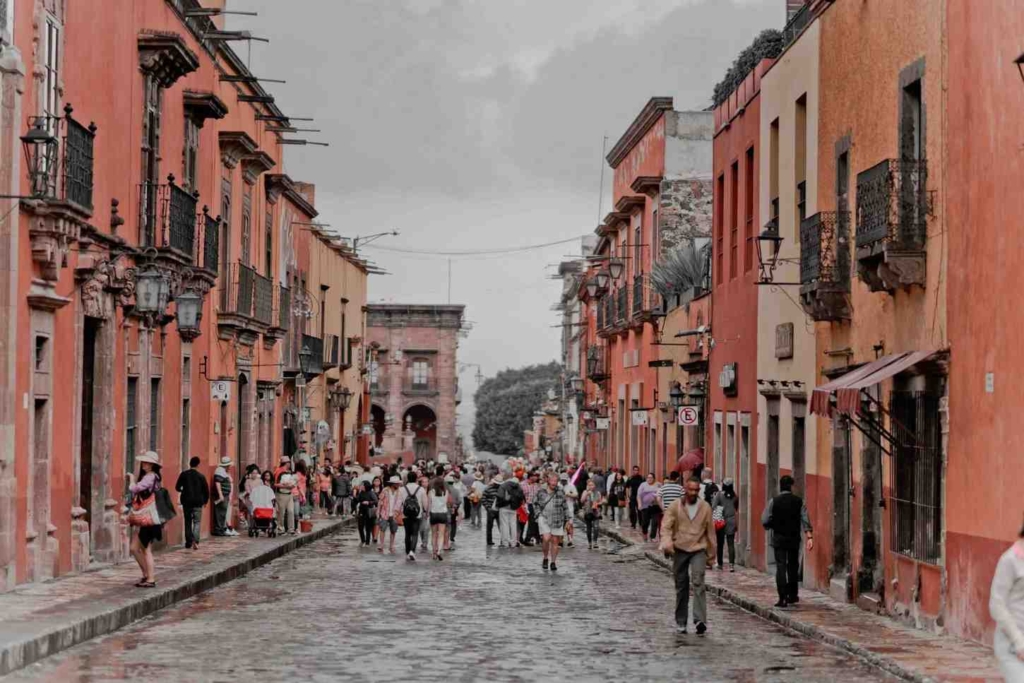 what to know before buying real estate in mexico
