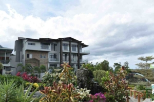 how foreigners can buy property in the philippines such as modern villa