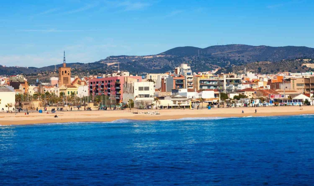 coastal skyline with property for sale in alicante near the beach