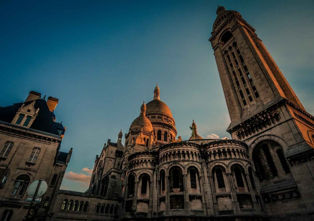 sacré-cœur basilica in paris near the cheapest place to live in france