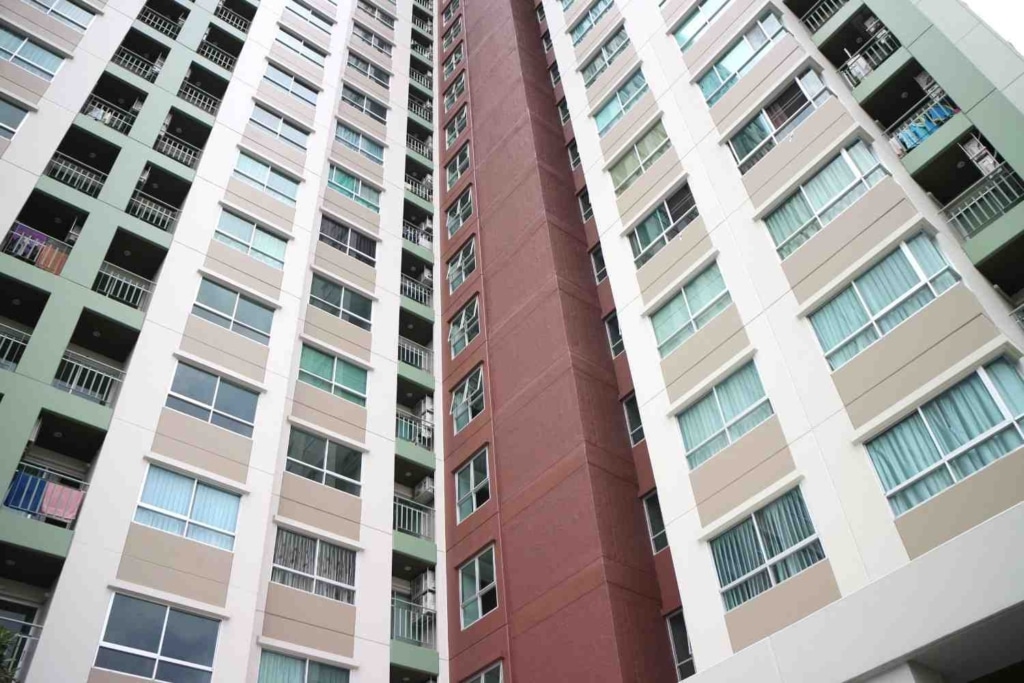 can foreigners buy property in thailand